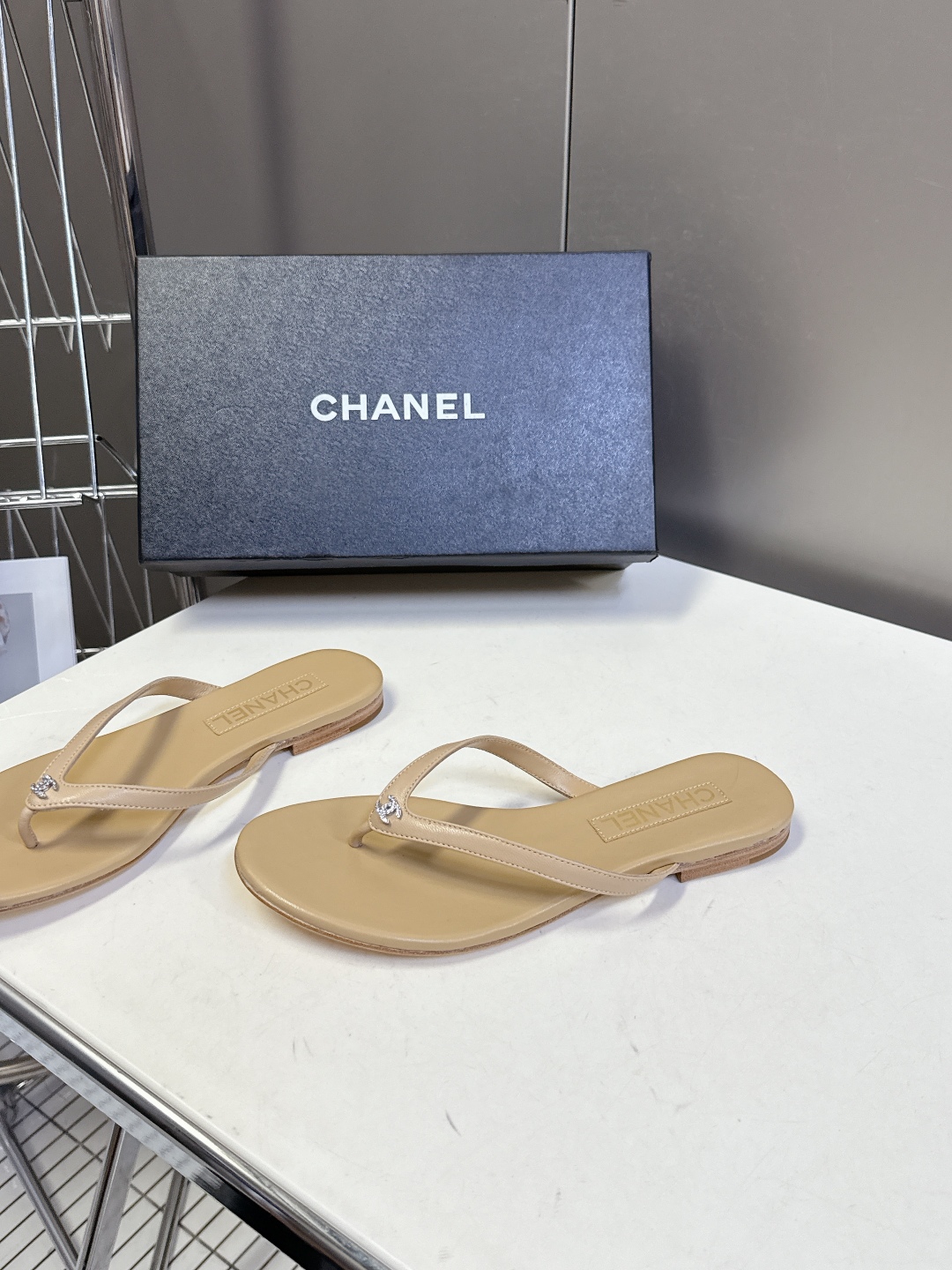  CHANEL｜香奈儿春夏新品 双C人字拖
  香家秀款人字拖 超多明星时尚博主种草 夏天必备 大爆款‼