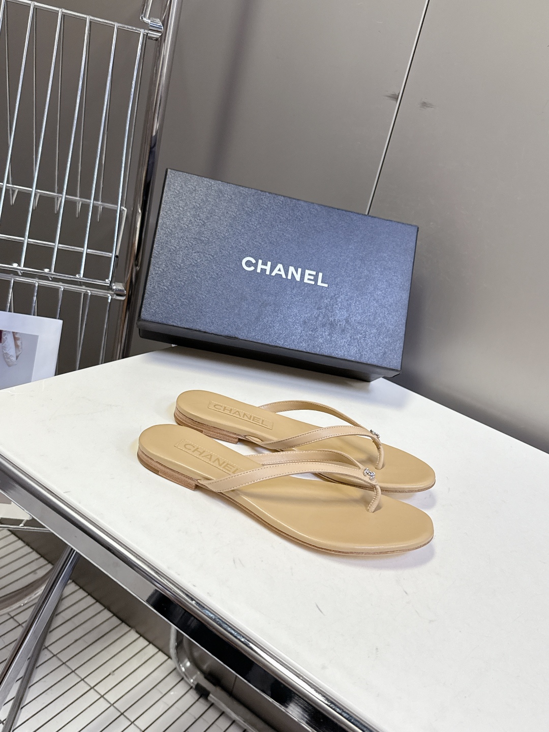  CHANEL｜香奈儿春夏新品 双C人字拖
  香家秀款人字拖 超多明星时尚博主种草 夏天必备 大爆款‼