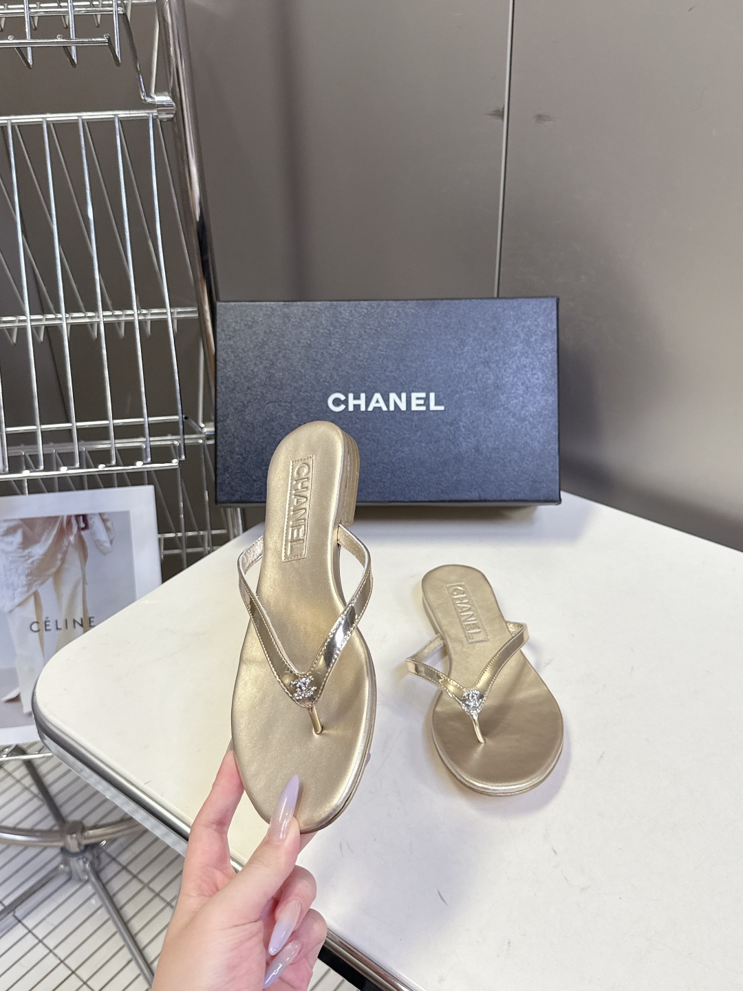  CHANEL｜香奈儿春夏新品 双C人字拖
  香家秀款人字拖 超多明星时尚博主种草 夏天必备 大爆款‼