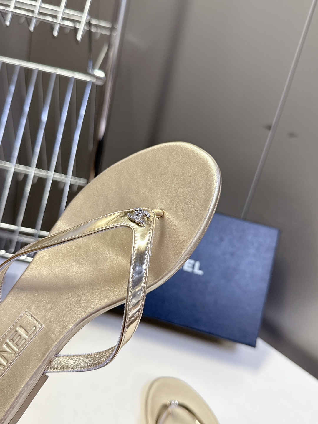  CHANEL｜香奈儿春夏新品 双C人字拖
  香家秀款人字拖 超多明星时尚博主种草 夏天必备 大爆款‼