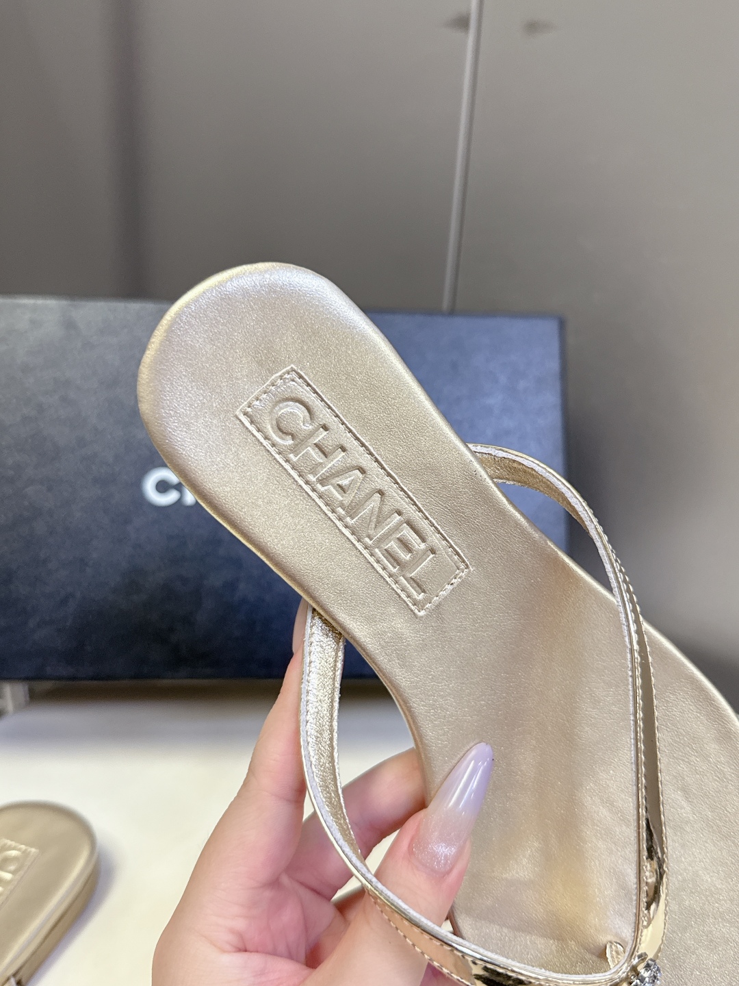  CHANEL｜香奈儿春夏新品 双C人字拖
  香家秀款人字拖 超多明星时尚博主种草 夏天必备 大爆款‼