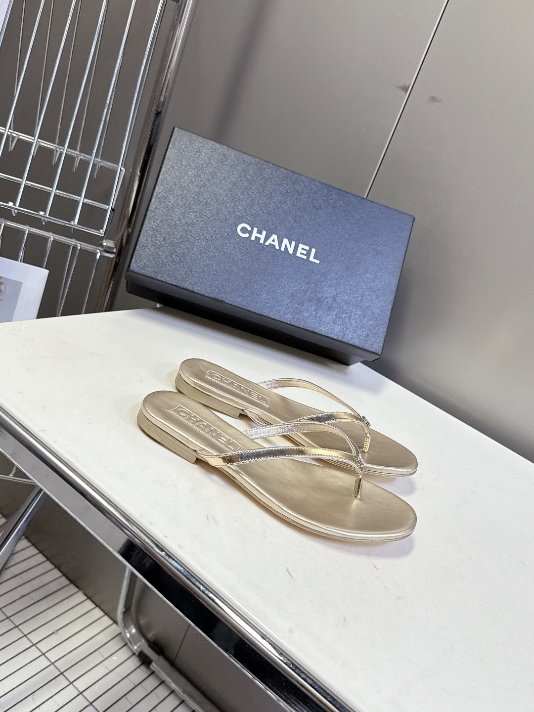  CHANEL｜香奈儿春夏新品 双C人字拖
  香家秀款人字拖 超多明星时尚博主种草 夏天必备 大爆款‼