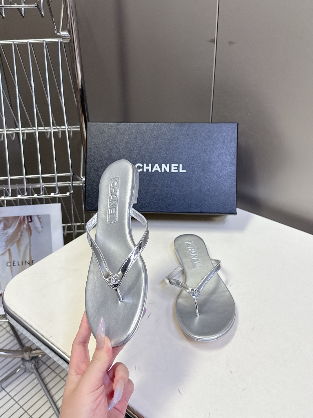  CHANEL｜香奈儿春夏新品 双C人字拖
  香家秀款人字拖 超多明星时尚博主种草 夏天必备 大爆款‼