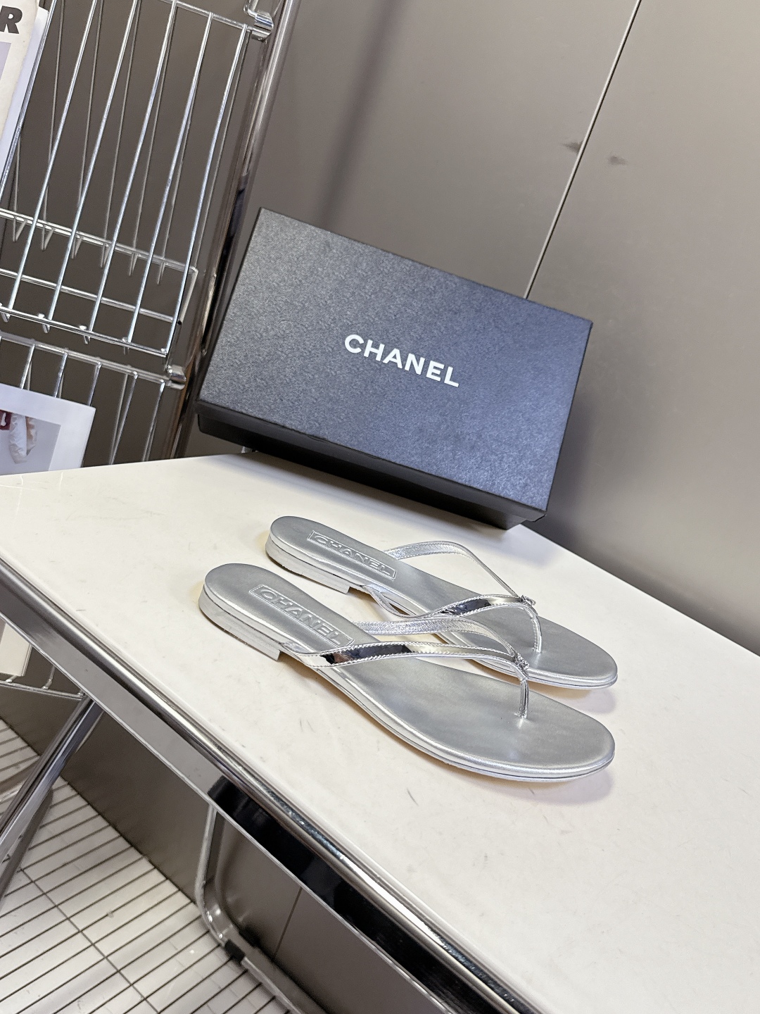  CHANEL｜香奈儿春夏新品 双C人字拖
  香家秀款人字拖 超多明星时尚博主种草 夏天必备 大爆款‼