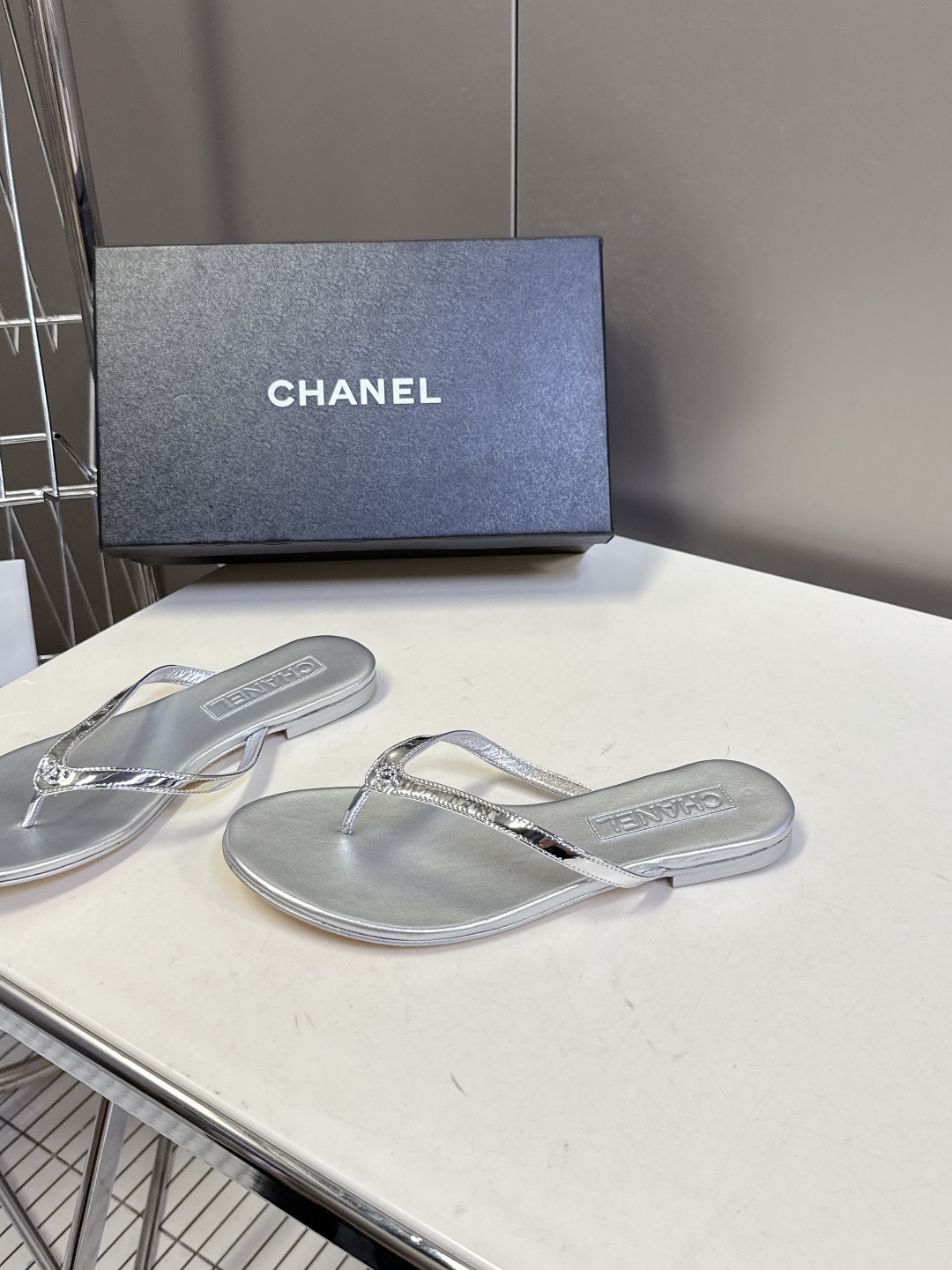  CHANEL｜香奈儿春夏新品 双C人字拖
  香家秀款人字拖 超多明星时尚博主种草 夏天必备 大爆款‼