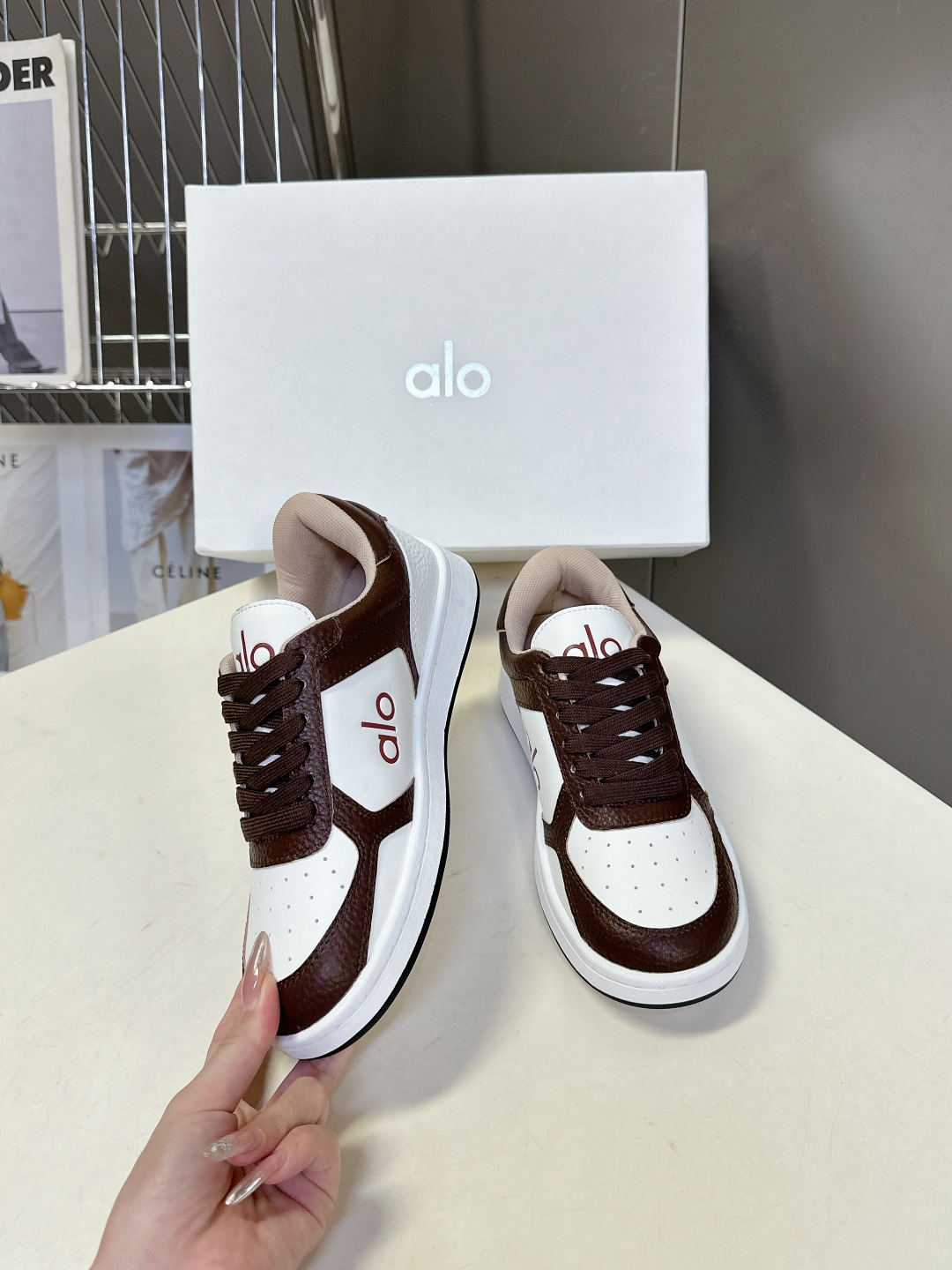 alo2025春夏新款拼色小白鞋厚底舒适休闲鞋 
  今天超级🔥的品牌 好多明星网红种草 上脚非常轻便