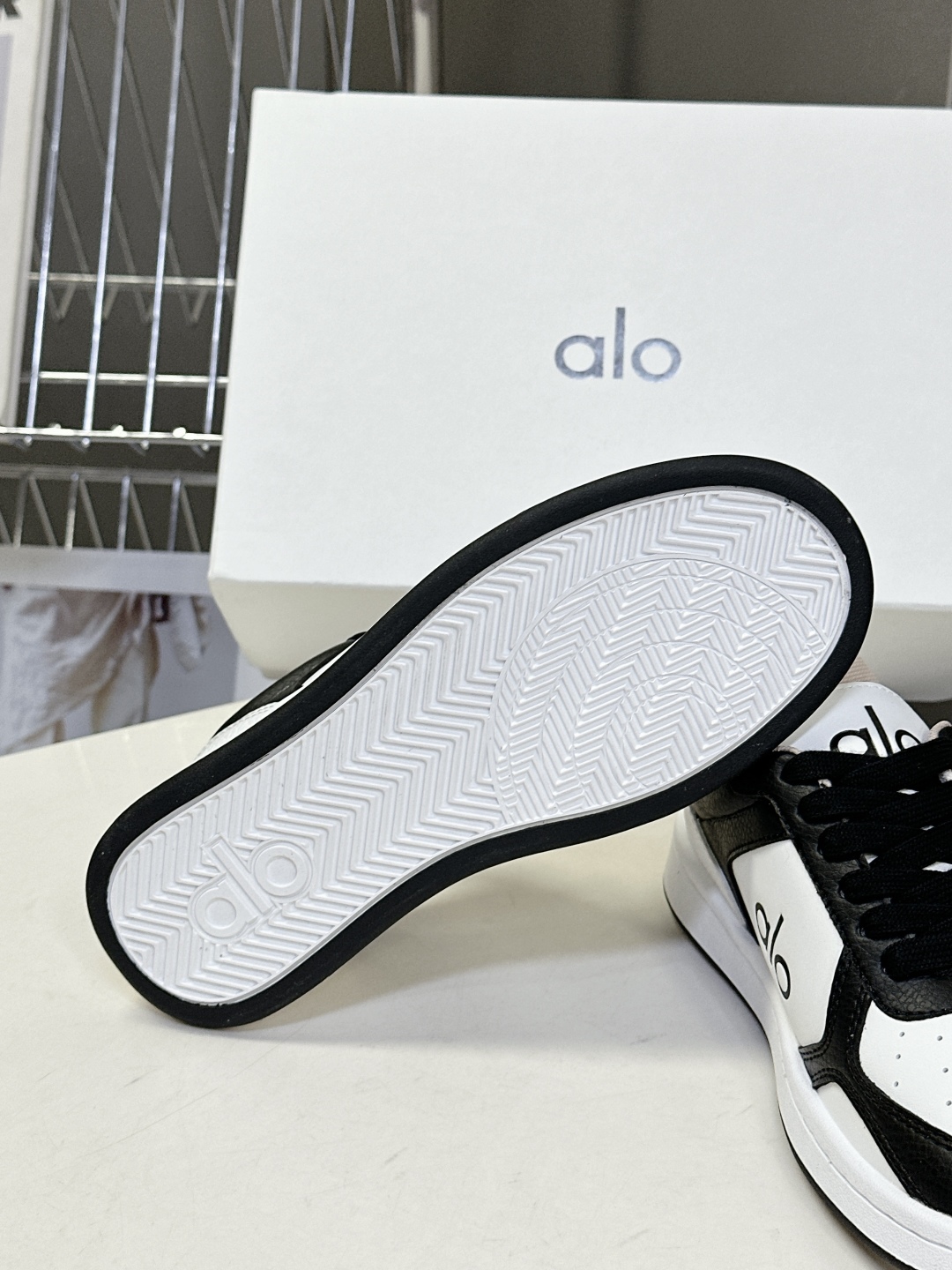  alo2025春夏新款拼色小白鞋厚底舒适休闲鞋 
  今天超级🔥的品牌 好多明星网红种草 上脚非常轻便
