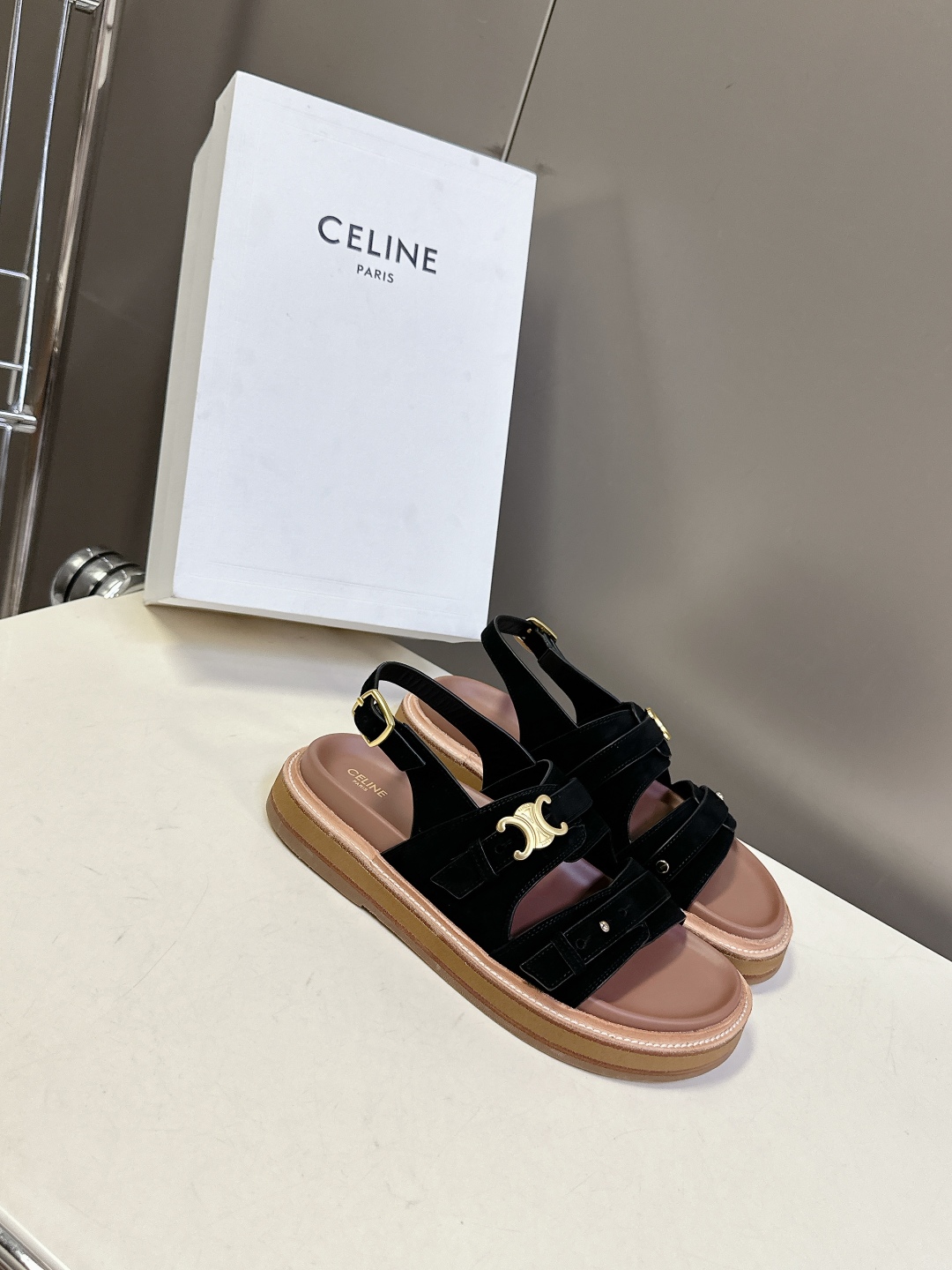  CELINE思琳代级别 春夏新品凯旋门复古罗马凉鞋拖鞋  进出专柜无压力，重工版，拒绝一眼假low货 