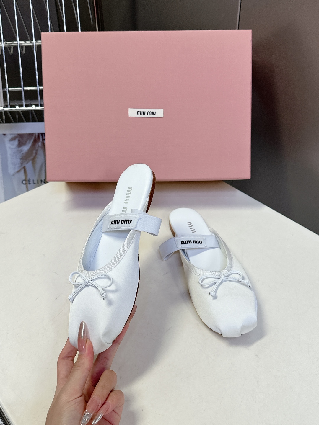  MiuMiu缪缪经典芭蕾舞鞋 跳舞鞋             Miu家芭蕾舞鞋都是以柔软舒服为主 也为
