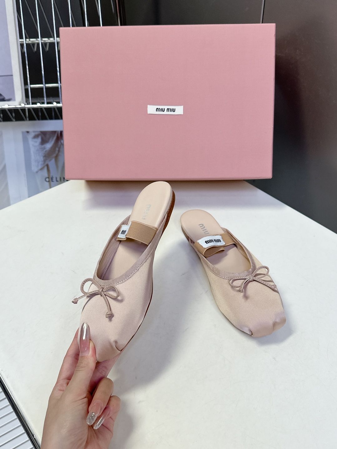  MiuMiu缪缪经典芭蕾舞鞋 跳舞鞋             Miu家芭蕾舞鞋都是以柔软舒服为主 也为