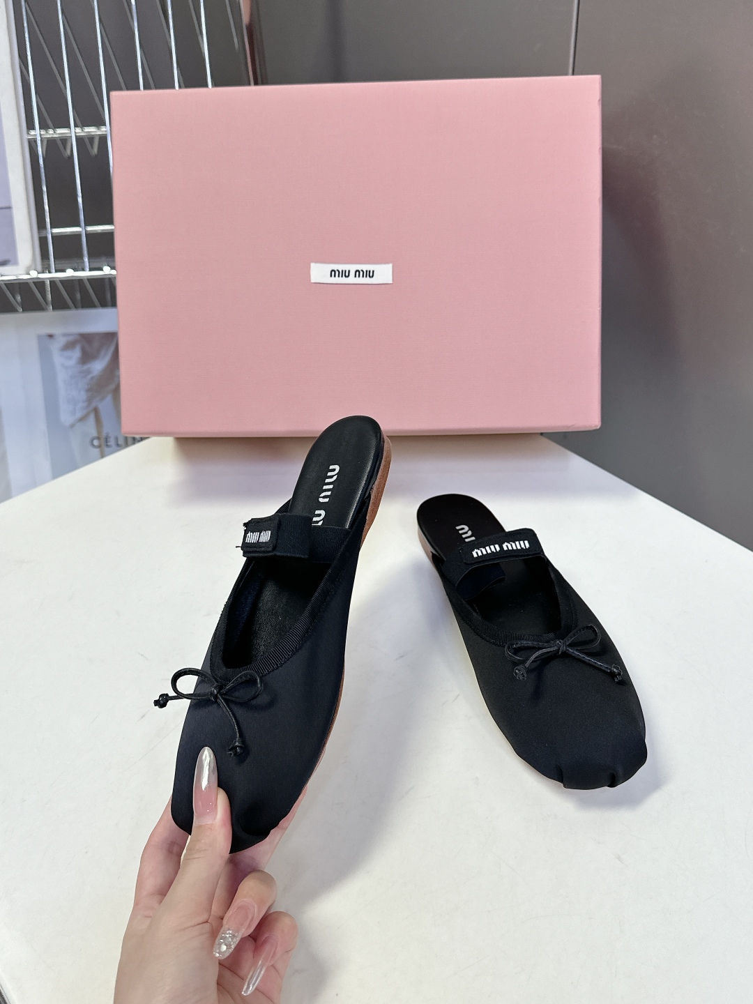  MiuMiu缪缪经典芭蕾舞鞋 跳舞鞋             Miu家芭蕾舞鞋都是以柔软舒服为主 也为