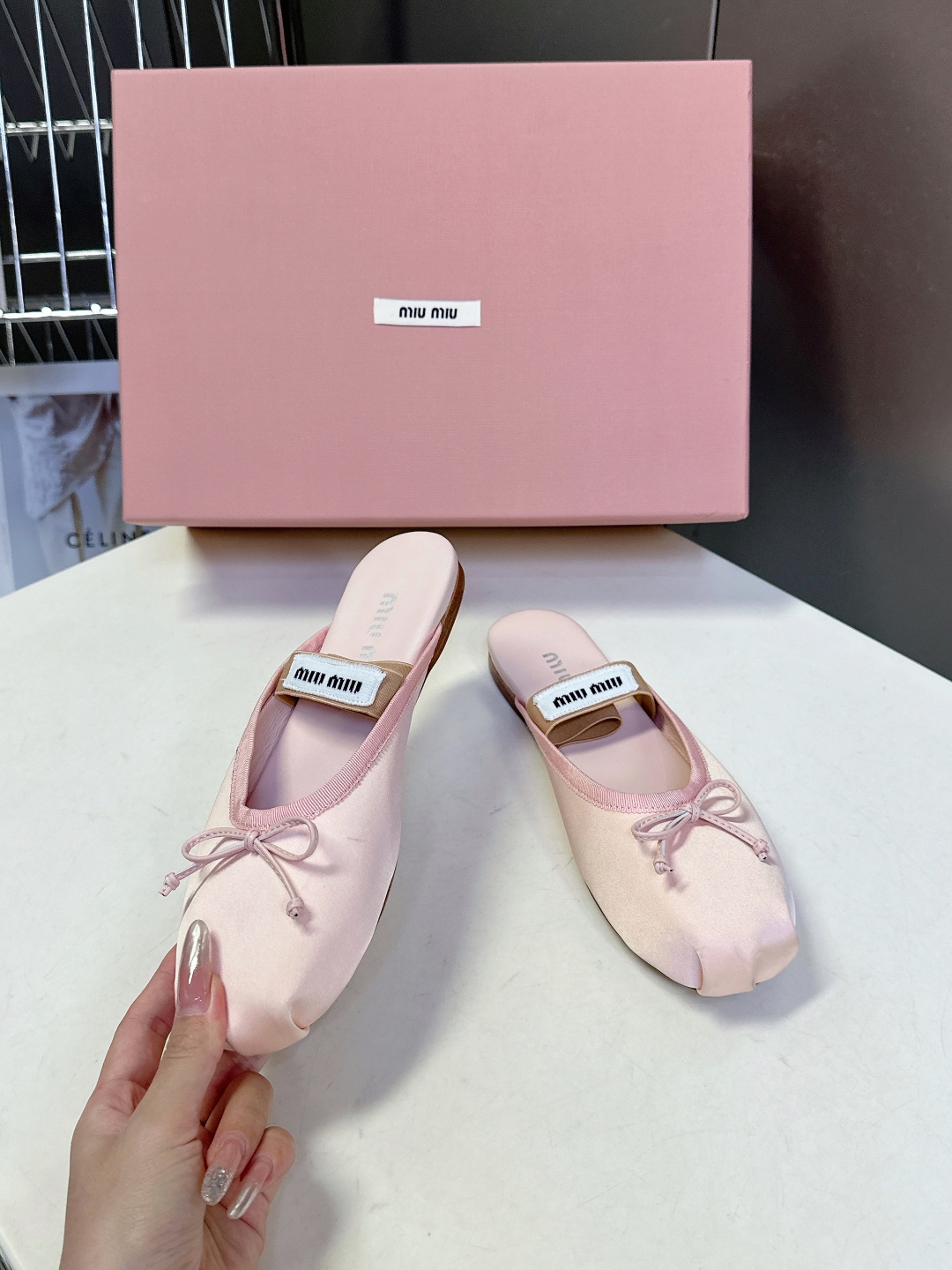  MiuMiu缪缪经典芭蕾舞鞋 跳舞鞋             Miu家芭蕾舞鞋都是以柔软舒服为主 也为