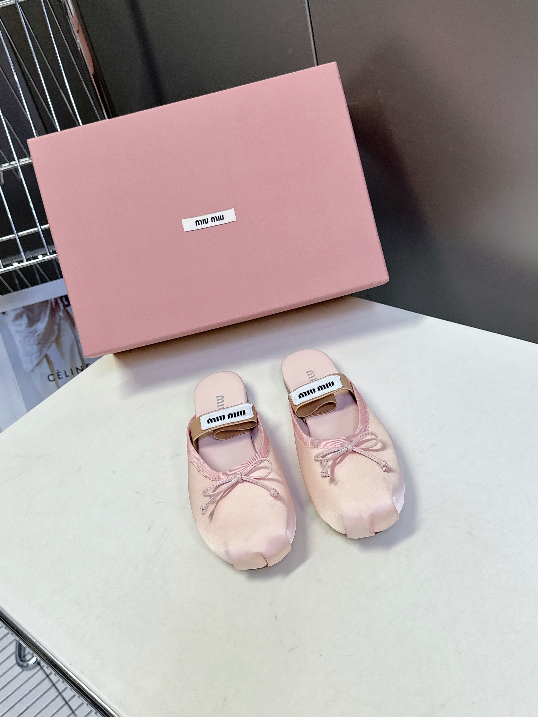  MiuMiu缪缪经典芭蕾舞鞋 跳舞鞋             Miu家芭蕾舞鞋都是以柔软舒服为主 也为