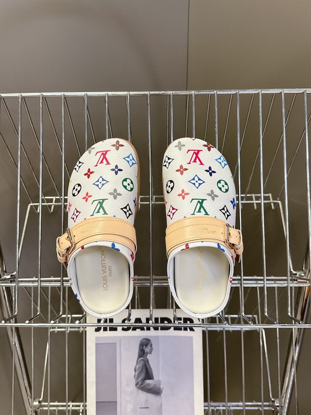  路易威登LV TO-GO COMFORT 博肯拖 包头鞋
  超多明星网红种草 时尚日常穿搭 懒人半拖