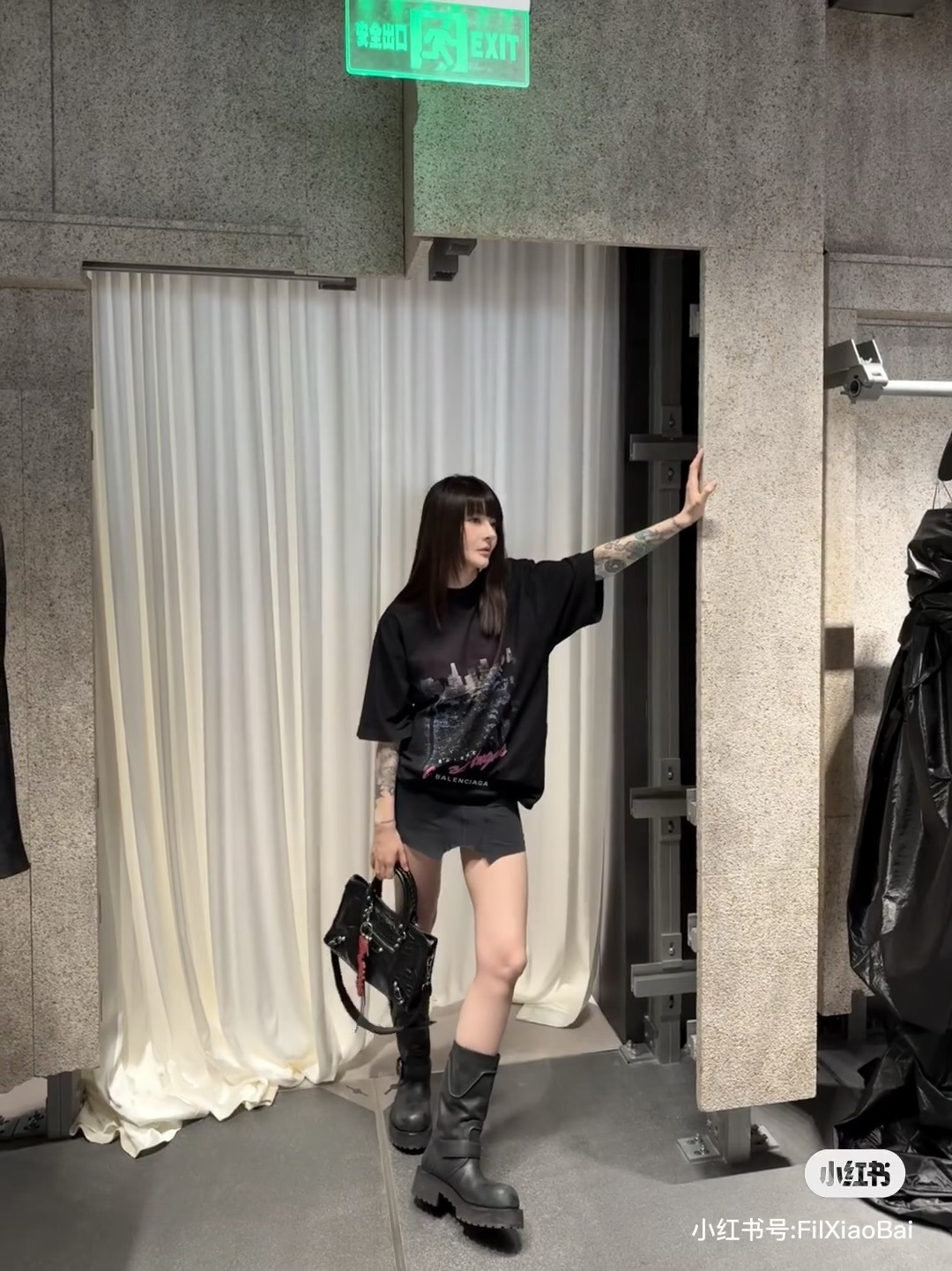 NO:346729,Venom boots on foot pictures~, boots19860909毒液中筒靴上脚图～,,boots,Men's shoes