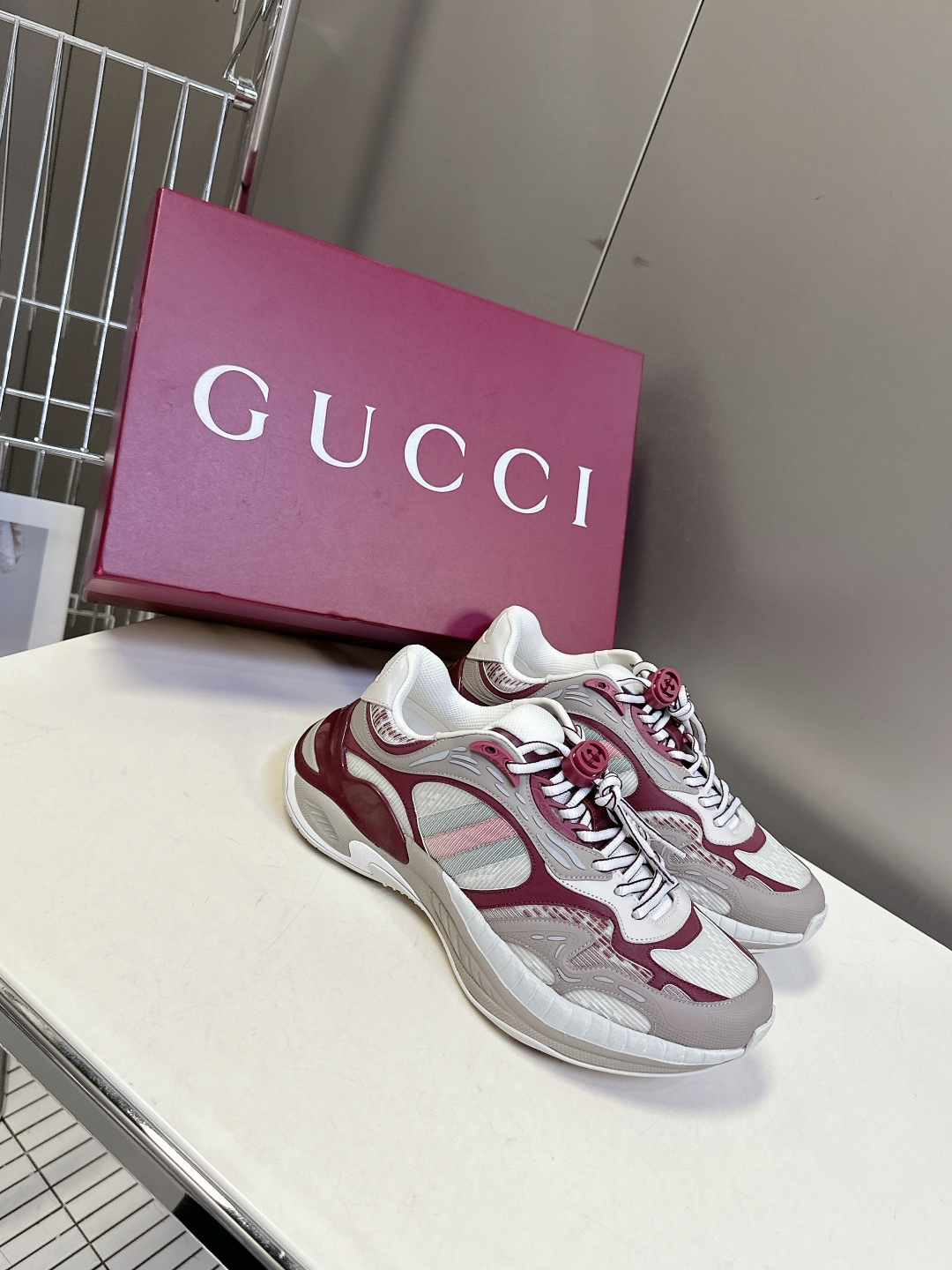  Gucci古驰 2.0运动鞋 情侣款 复古 休闲鞋 跑鞋
原版购入开发 做货 这款Gucci 2.0运