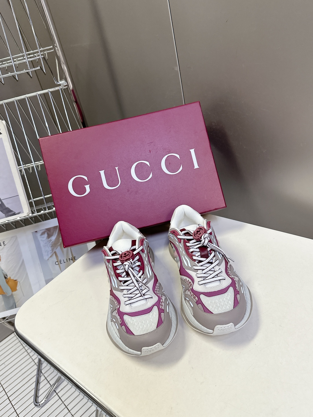  Gucci古驰 2.0运动鞋 情侣款 复古 休闲鞋 跑鞋
原版购入开发 做货 这款Gucci 2.0运