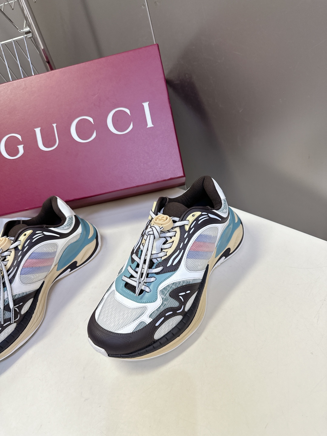  Gucci古驰 2.0运动鞋 情侣款 复古 休闲鞋 跑鞋
原版购入开发 做货 这款Gucci 2.0运