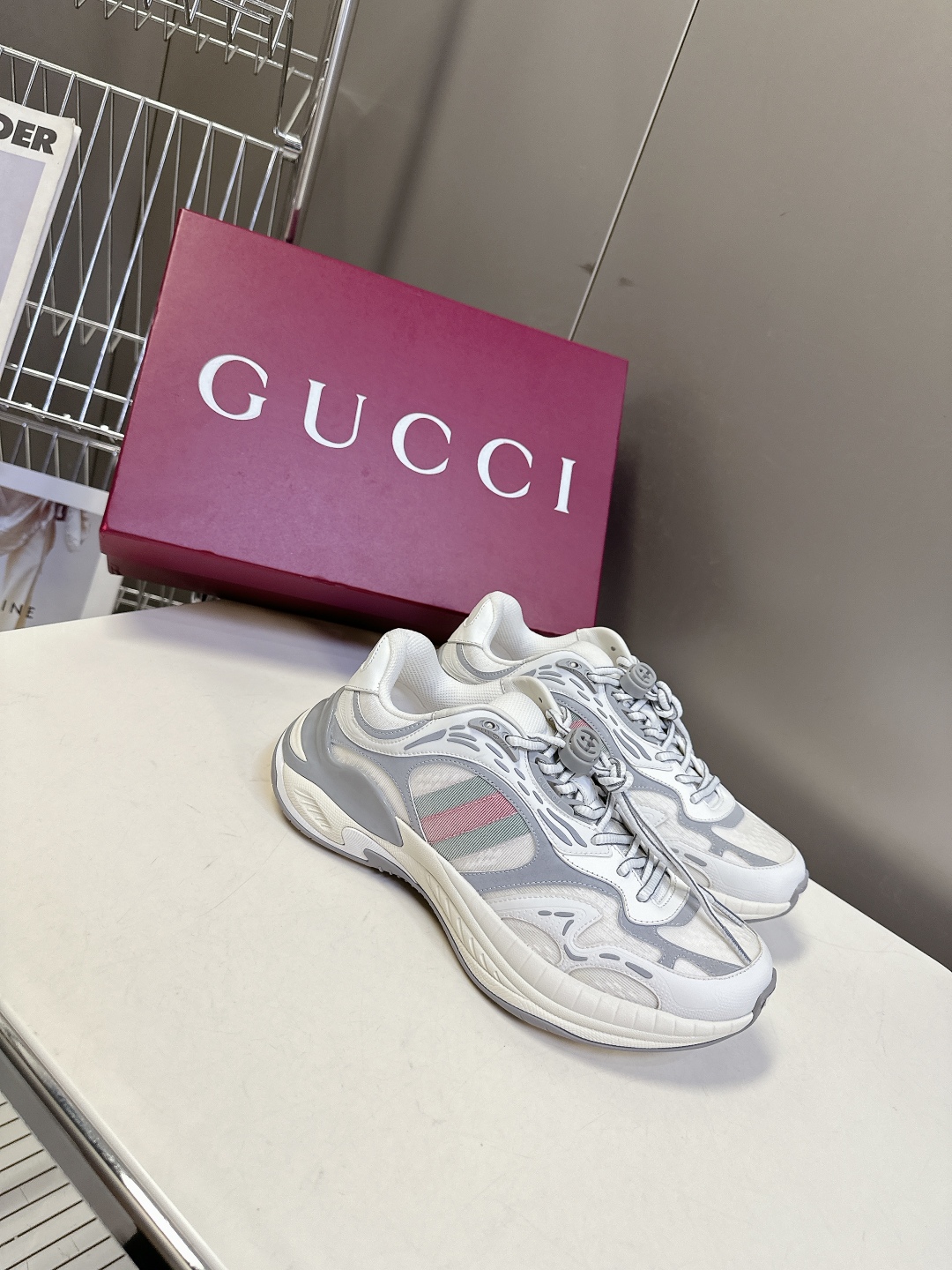  Gucci古驰 2.0运动鞋 情侣款 复古 休闲鞋 跑鞋
原版购入开发 做货 这款Gucci 2.0运