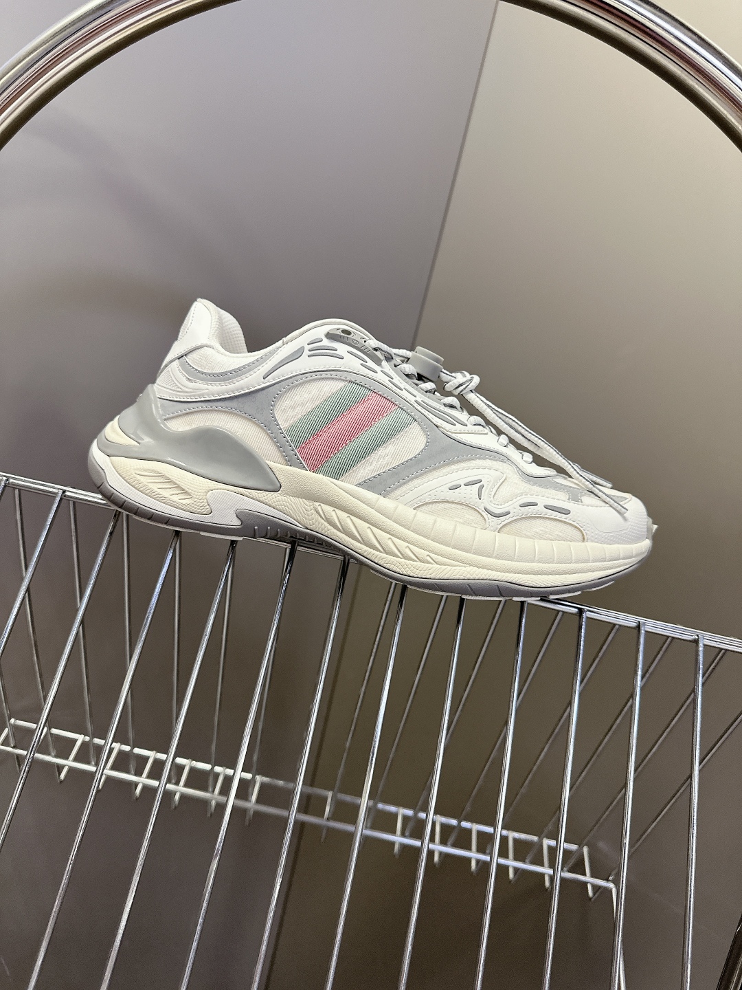  Gucci古驰 2.0运动鞋 情侣款 复古 休闲鞋 跑鞋
原版购入开发 做货 这款Gucci 2.0运