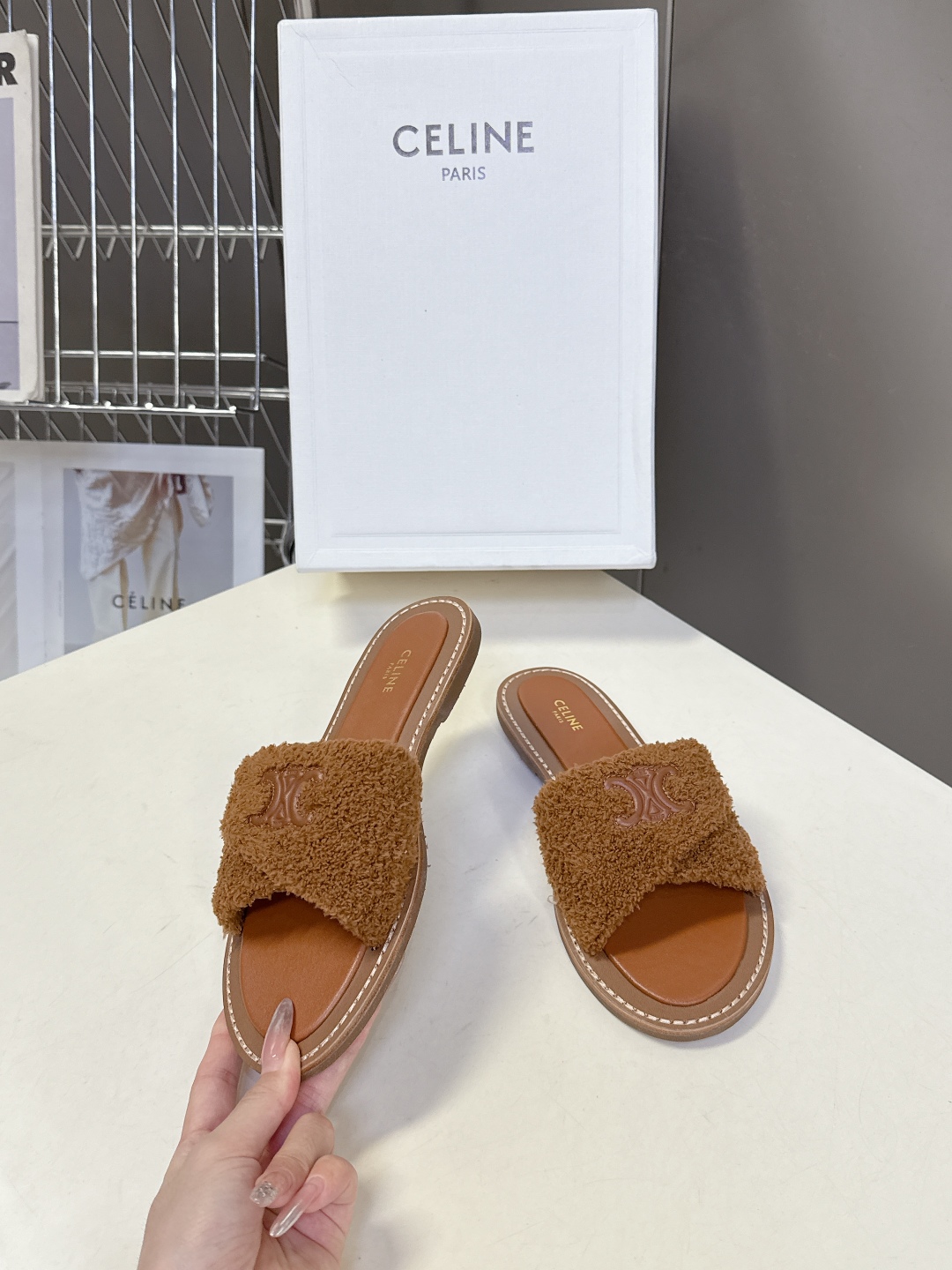  CELINE思琳代级别 春夏新品凯旋门复古罗马凉鞋拖鞋  进出专柜无压力，重工版，拒绝一眼假low货 