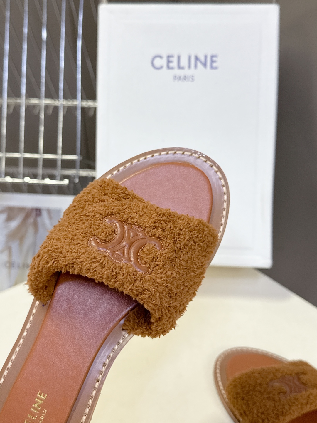  CELINE思琳代级别 春夏新品凯旋门复古罗马凉鞋拖鞋  进出专柜无压力，重工版，拒绝一眼假low货 