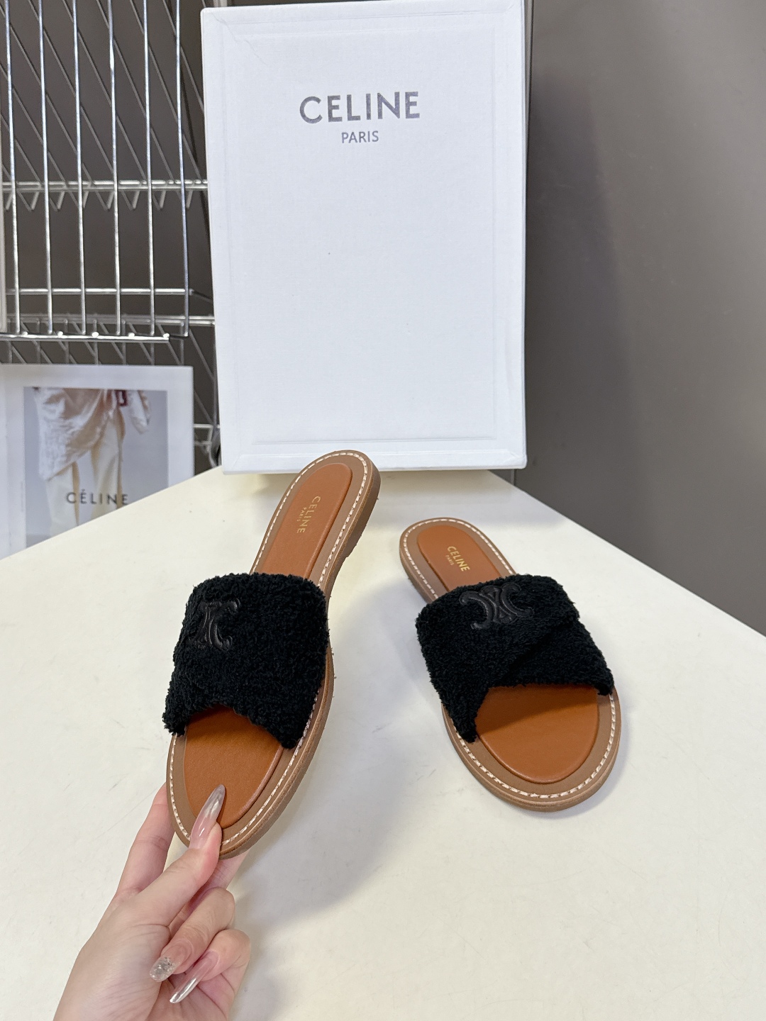  CELINE思琳代级别 春夏新品凯旋门复古罗马凉鞋拖鞋  进出专柜无压力，重工版，拒绝一眼假low货 