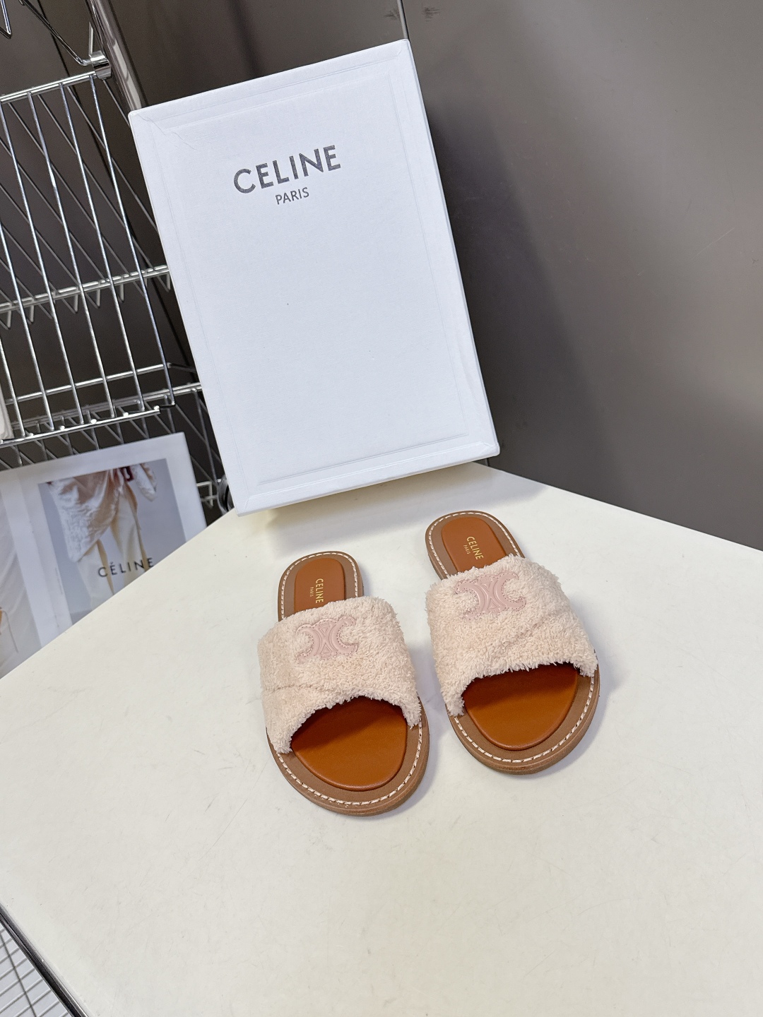  CELINE思琳代级别 春夏新品凯旋门复古罗马凉鞋拖鞋  进出专柜无压力，重工版，拒绝一眼假low货 