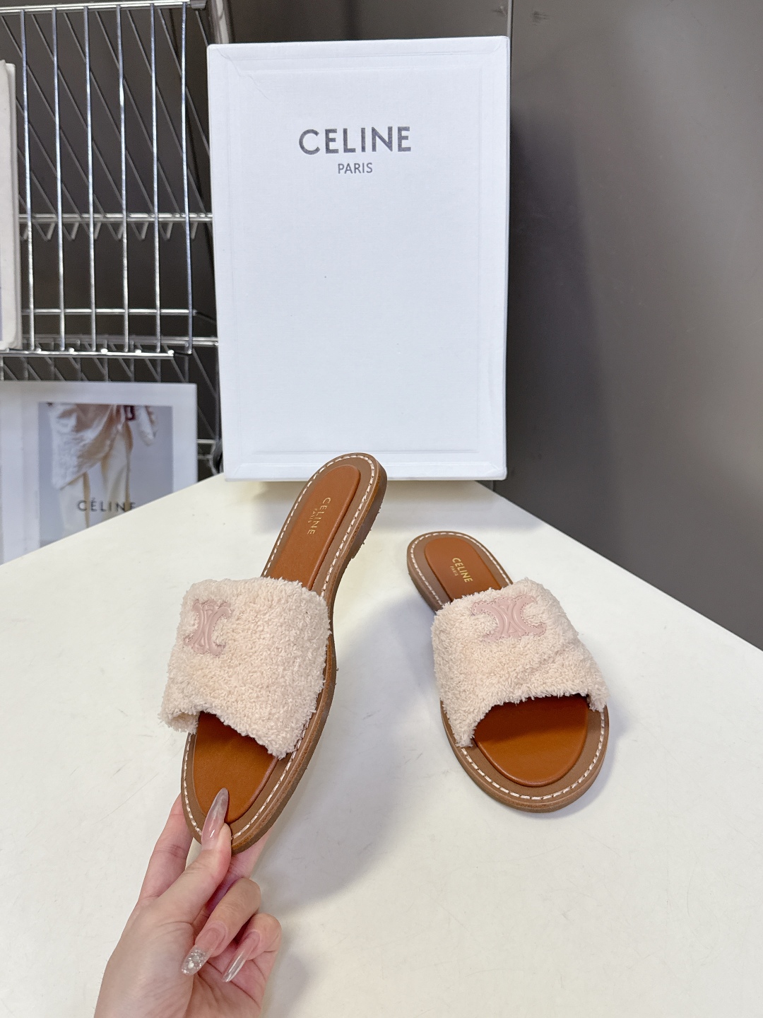  CELINE思琳代级别 春夏新品凯旋门复古罗马凉鞋拖鞋  进出专柜无压力，重工版，拒绝一眼假low货 