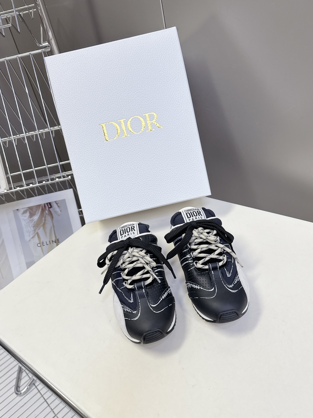  Dior迪奥春夏走秀款涂鸦素描德训鞋  阿甘鞋 半拖
太古汇RMB9000购入开发 25ss春夏秀场出