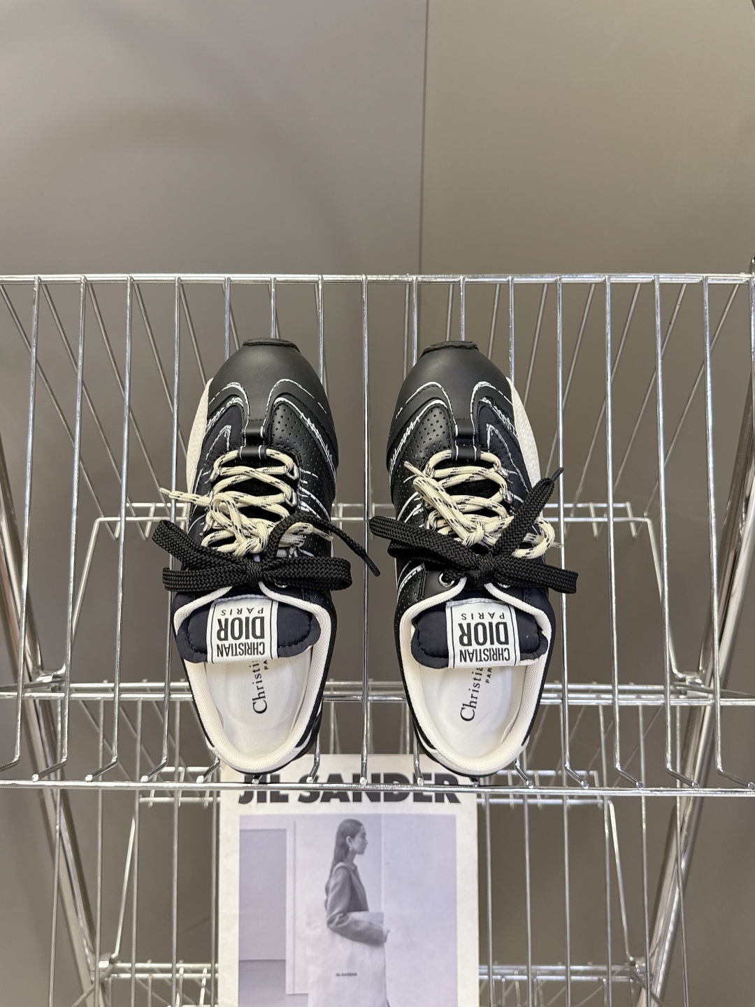  Dior迪奥春夏走秀款涂鸦素描德训鞋  阿甘鞋 半拖
太古汇RMB9000购入开发 25ss春夏秀场出