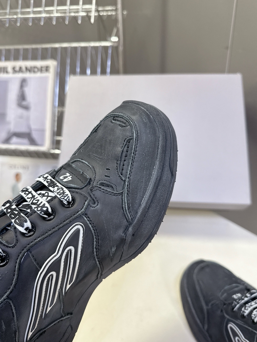 BaLenciaga巴黎世家最新秋冬款HamP tons情侣运动鞋
超多明星网红种草 它
