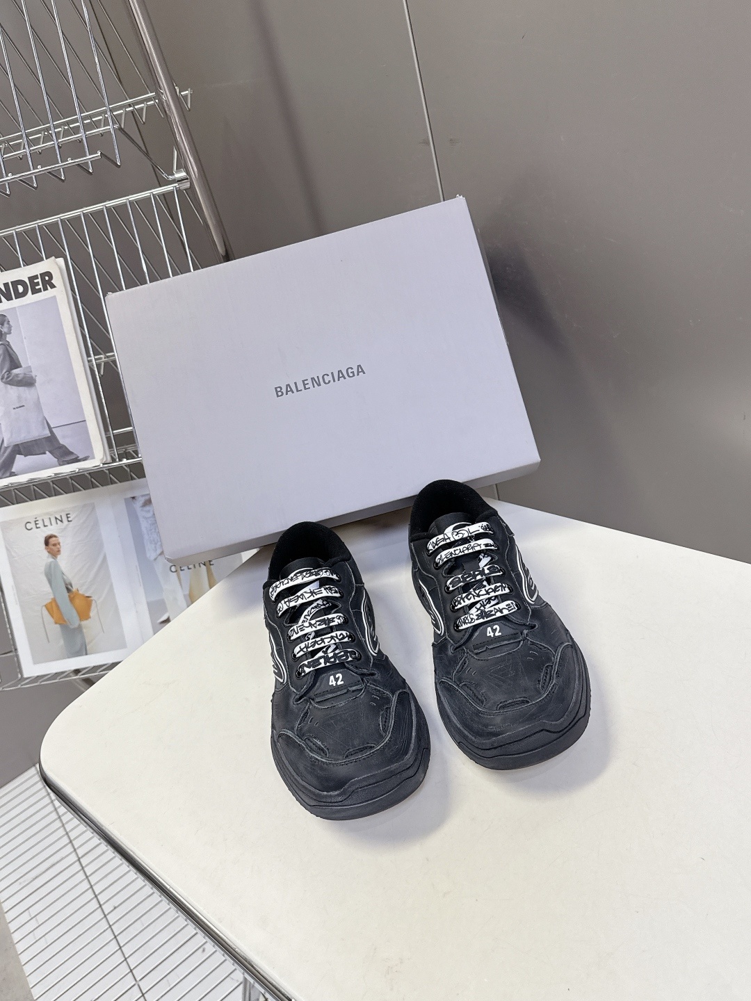 BaLenciaga巴黎世家最新秋冬款HamP tons情侣运动鞋
超多明星网红种草 它