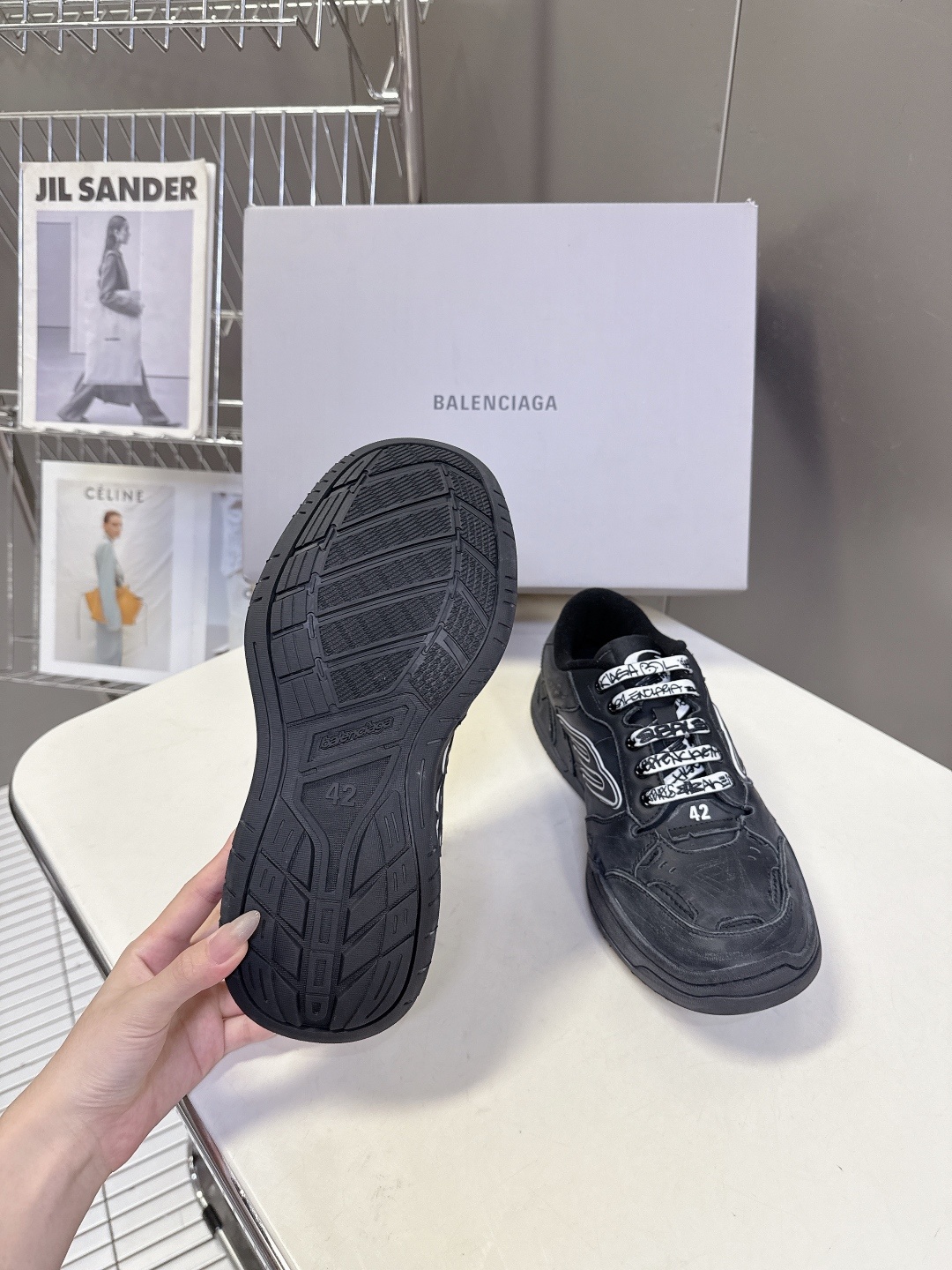 BaLenciaga巴黎世家最新秋冬款HamP tons情侣运动鞋
超多明星网红种草 它