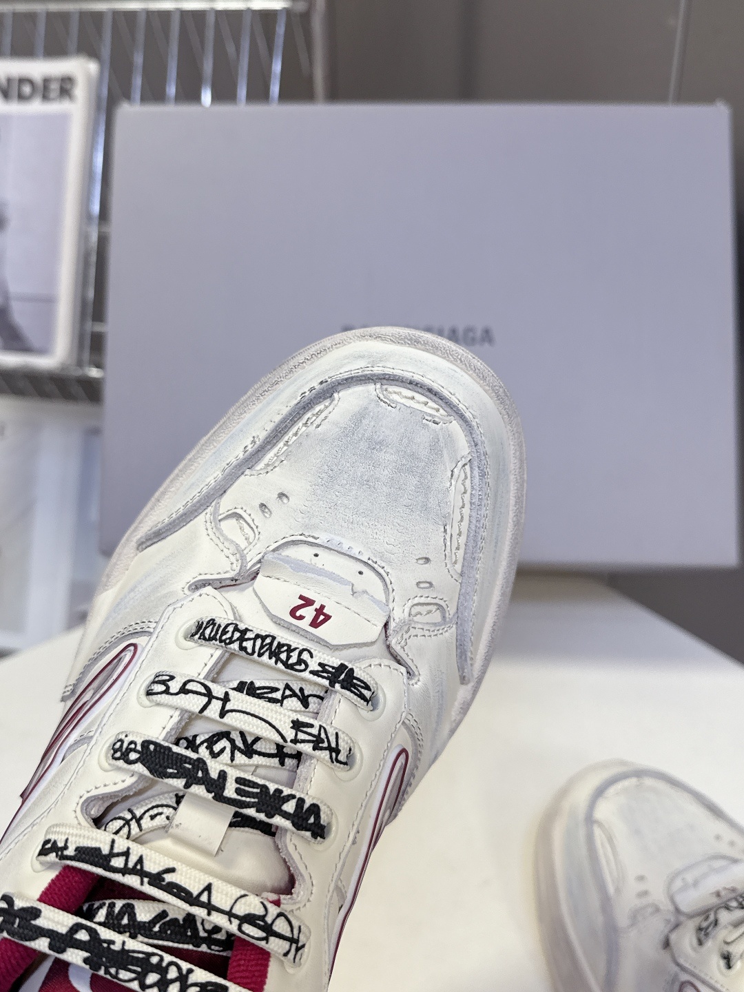 BaLenciaga巴黎世家最新秋冬款HamP tons情侣运动鞋
超多明星网红种草 它
