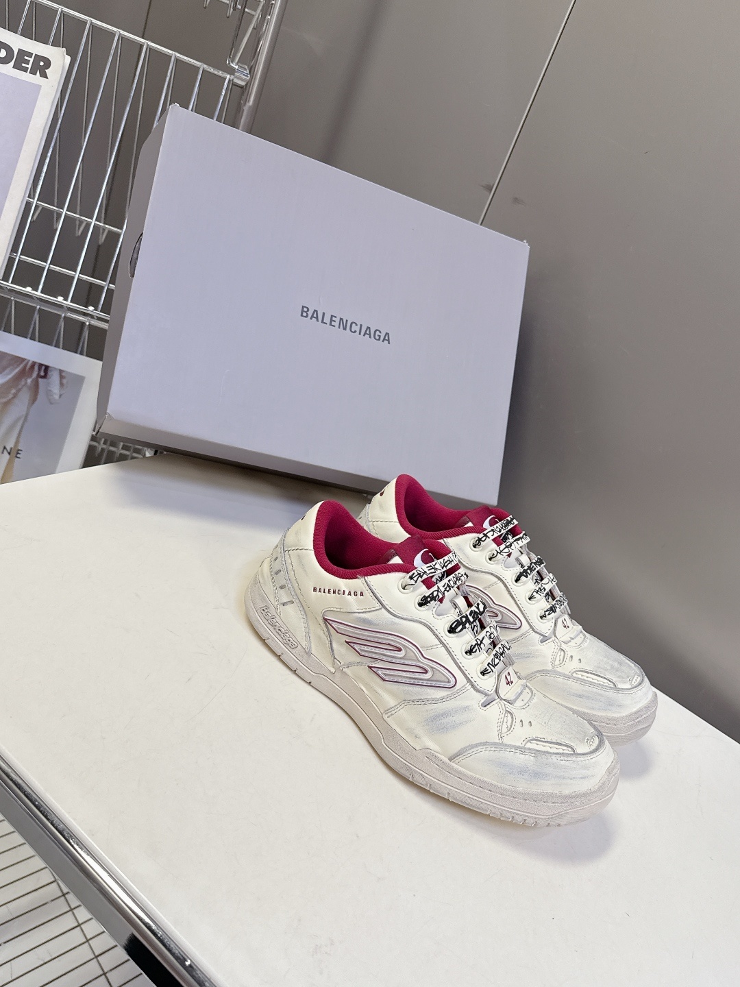 BaLenciaga巴黎世家最新秋冬款HamP tons情侣运动鞋
超多明星网红种草 它