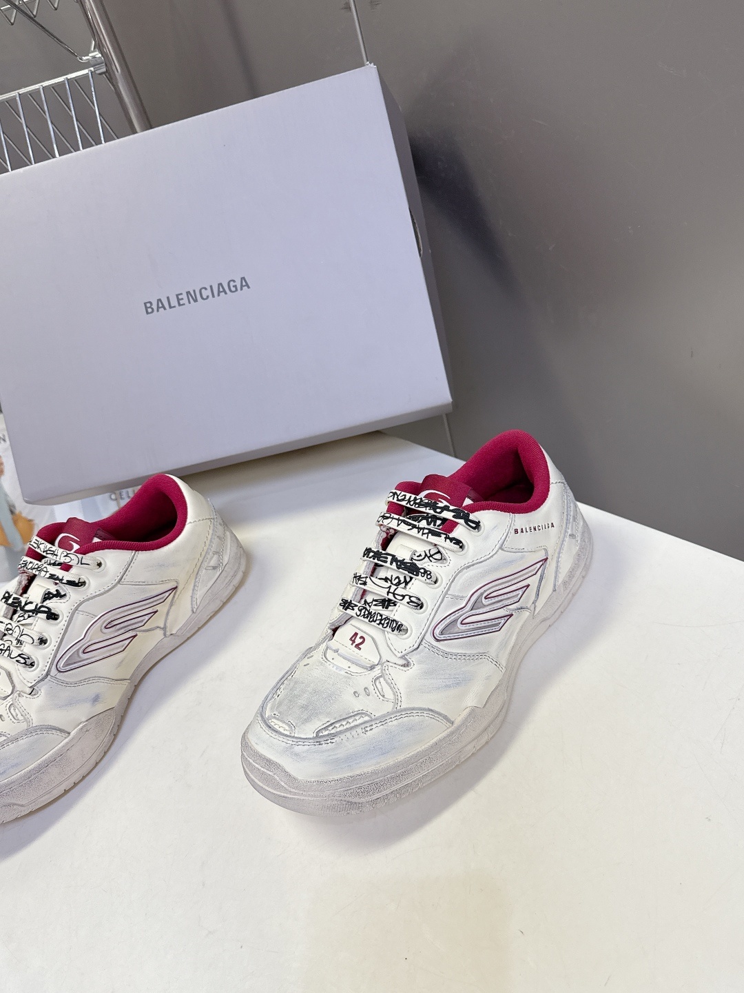 BaLenciaga巴黎世家最新秋冬款HamP tons情侣运动鞋
超多明星网红种草 它