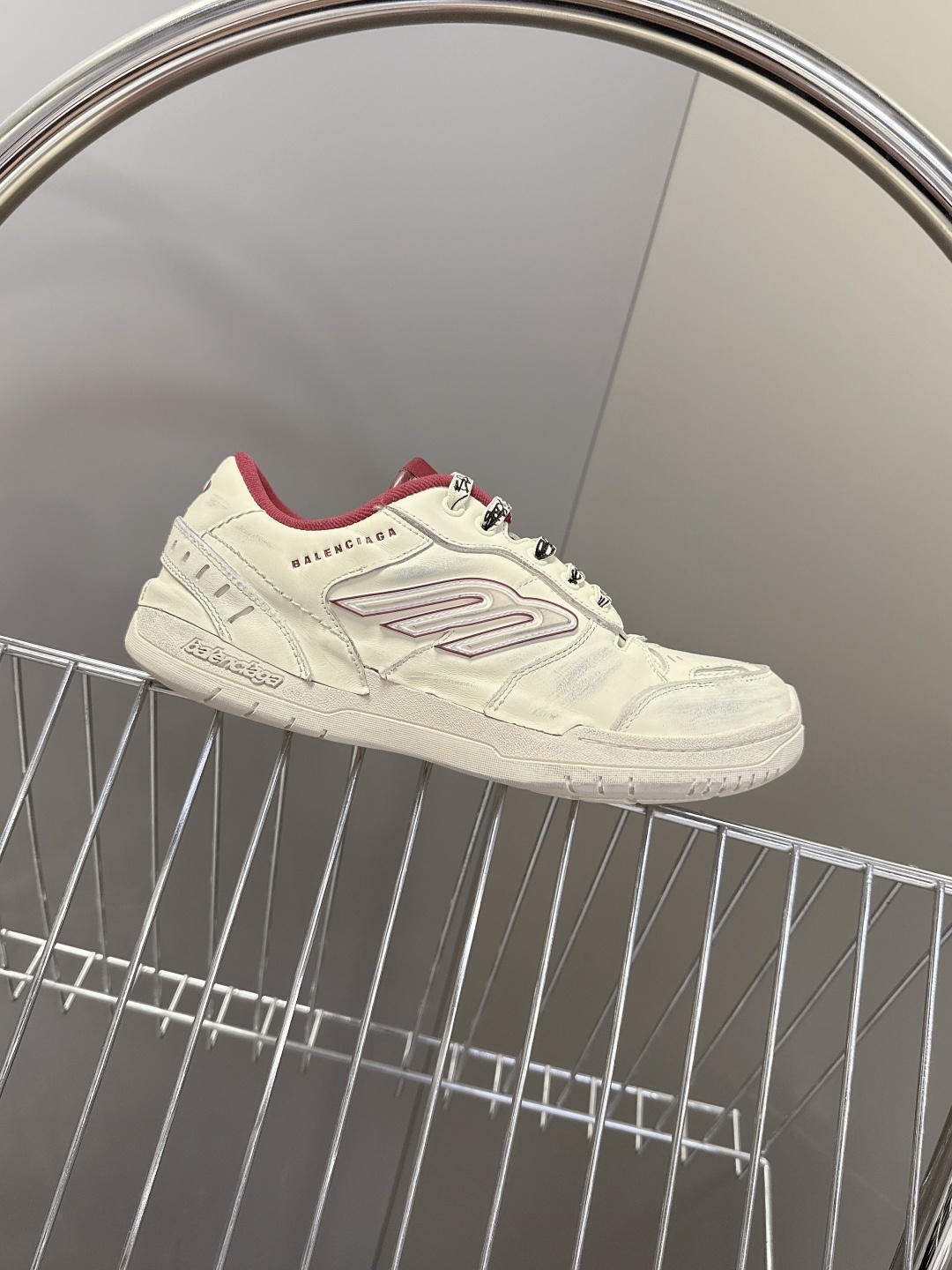 BaLenciaga巴黎世家最新秋冬款HamP tons情侣运动鞋
超多明星网红种草 它