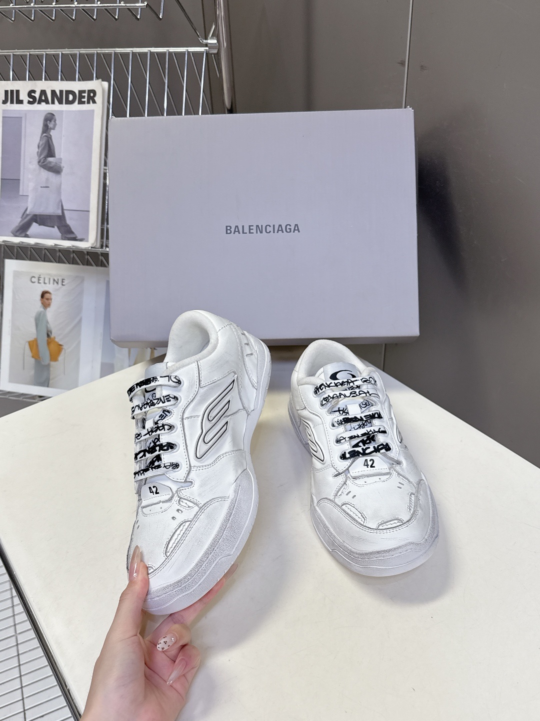 BaLenciaga巴黎世家最新秋冬款HamP tons情侣运动鞋
超多明星网红种草 它
