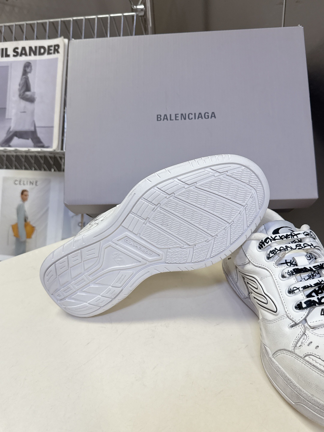 BaLenciaga巴黎世家最新秋冬款HamP tons情侣运动鞋
超多明星网红种草 它