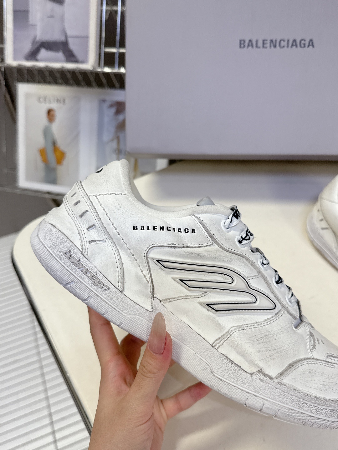 BaLenciaga巴黎世家最新秋冬款HamP tons情侣运动鞋
超多明星网红种草 它