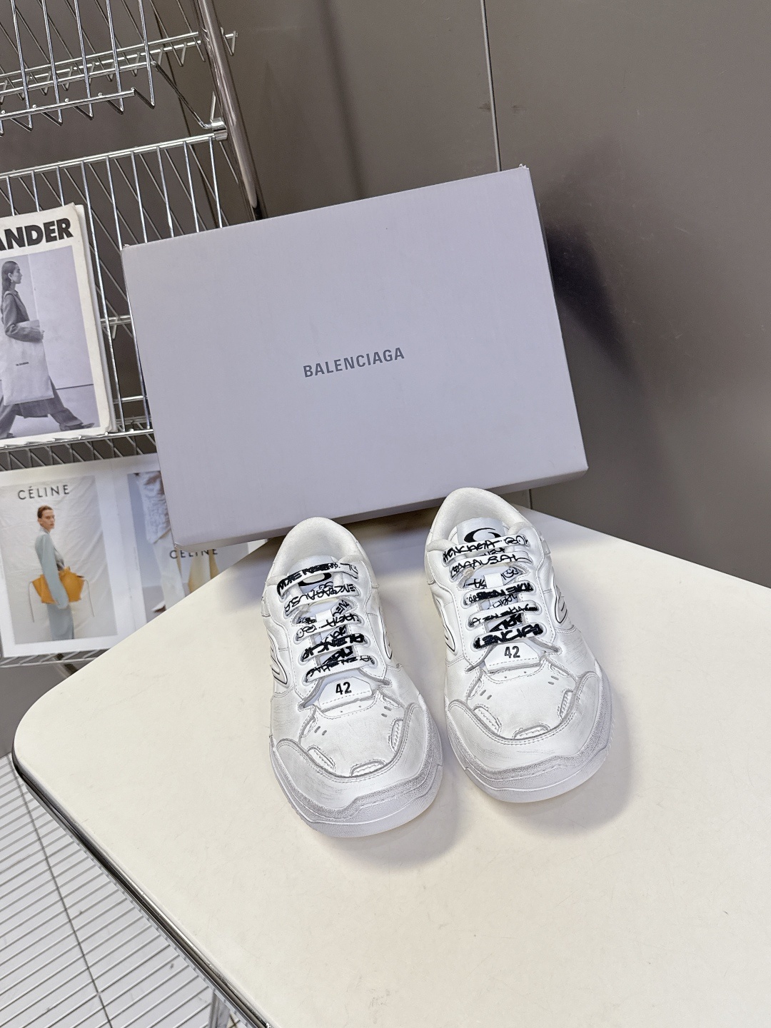 BaLenciaga巴黎世家最新秋冬款HamP tons情侣运动鞋
超多明星网红种草 它