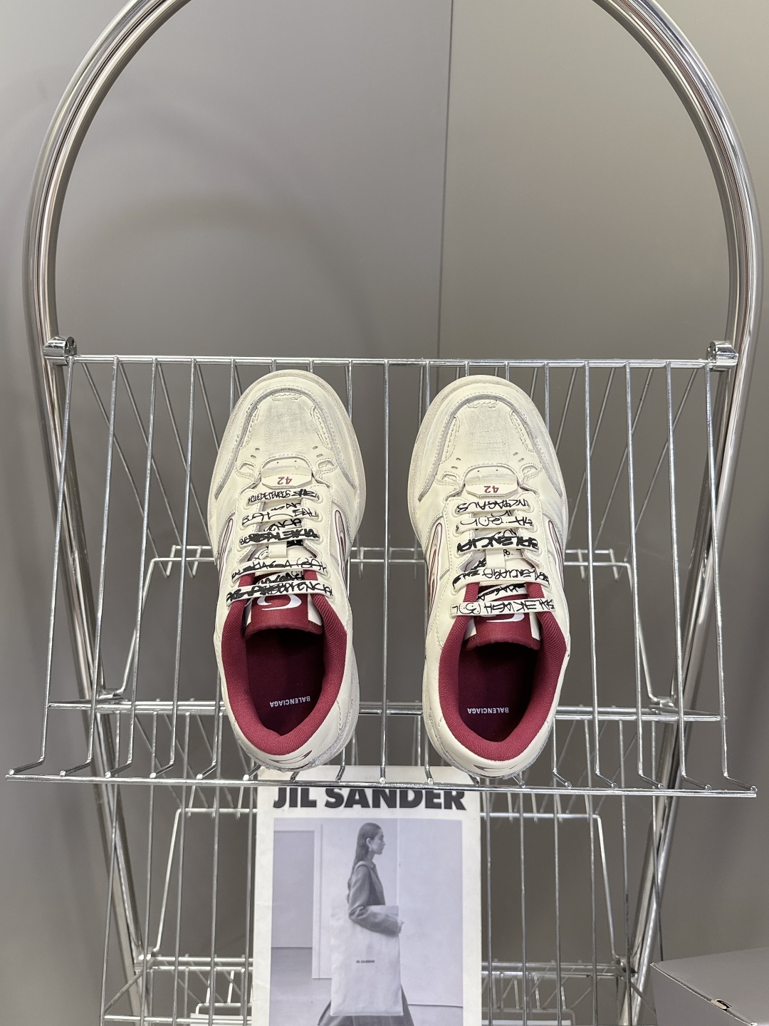 BaLenciaga巴黎世家最新秋冬款HamP tons情侣运动鞋
超多明星网红种草 它