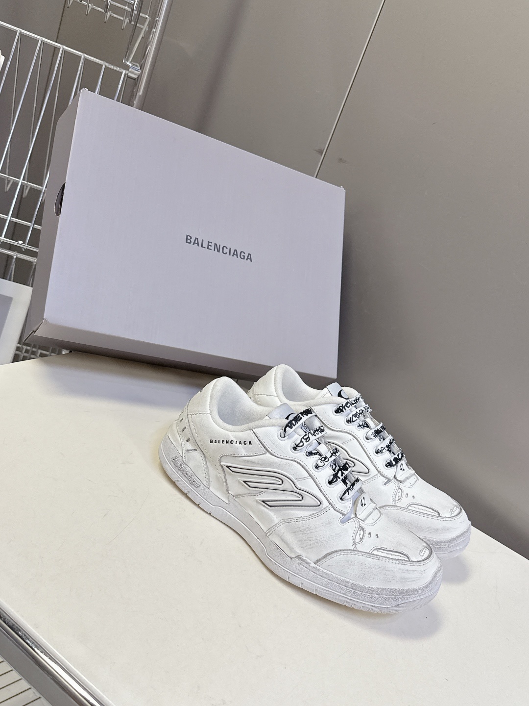 BaLenciaga巴黎世家最新秋冬款HamP tons情侣运动鞋
超多明星网红种草 它