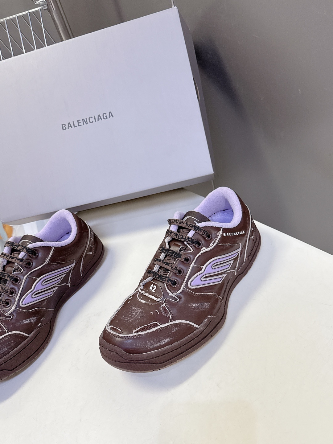 BaLenciaga巴黎世家最新秋冬款HamP tons情侣运动鞋
超多明星网红种草 它