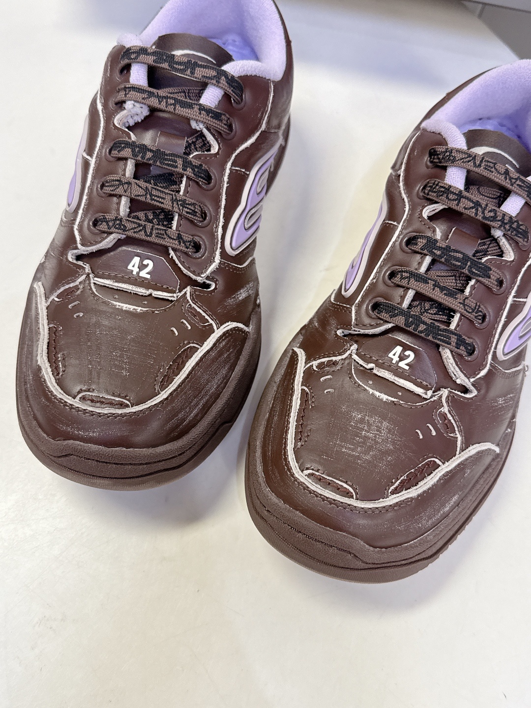 BaLenciaga巴黎世家最新秋冬款HamP tons情侣运动鞋
超多明星网红种草 它