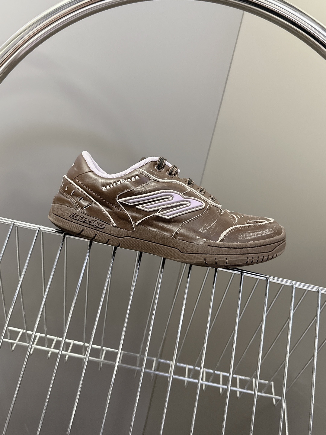 BaLenciaga巴黎世家最新秋冬款HamP tons情侣运动鞋
超多明星网红种草 它