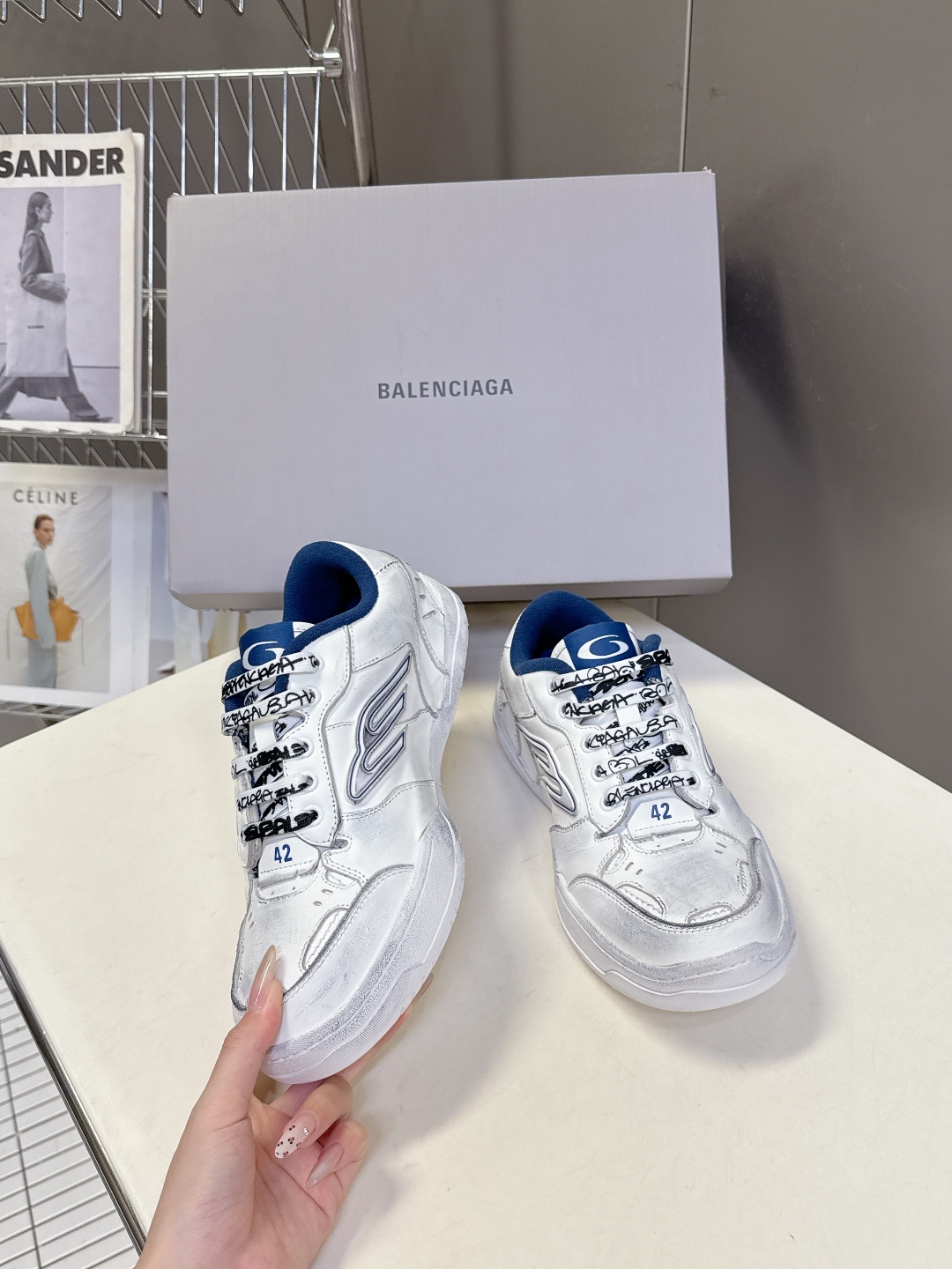 BaLenciaga巴黎世家最新秋冬款HamP tons情侣运动鞋
超多明星网红种草 它