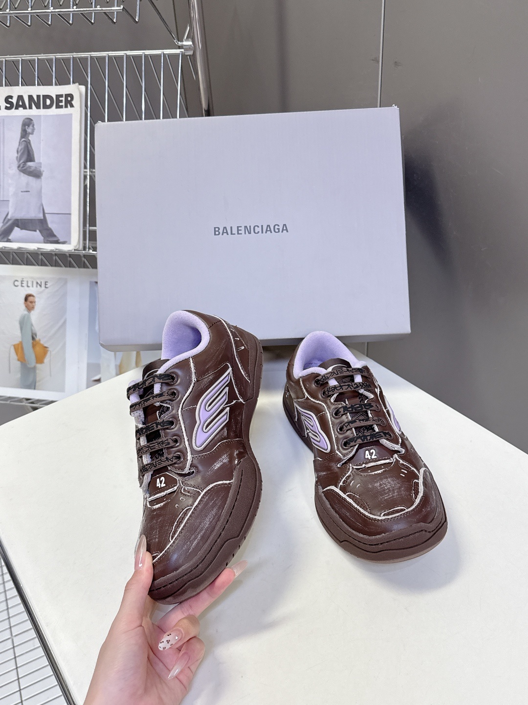 BaLenciaga巴黎世家最新秋冬款HamP tons情侣运动鞋
超多明星网红种草 它