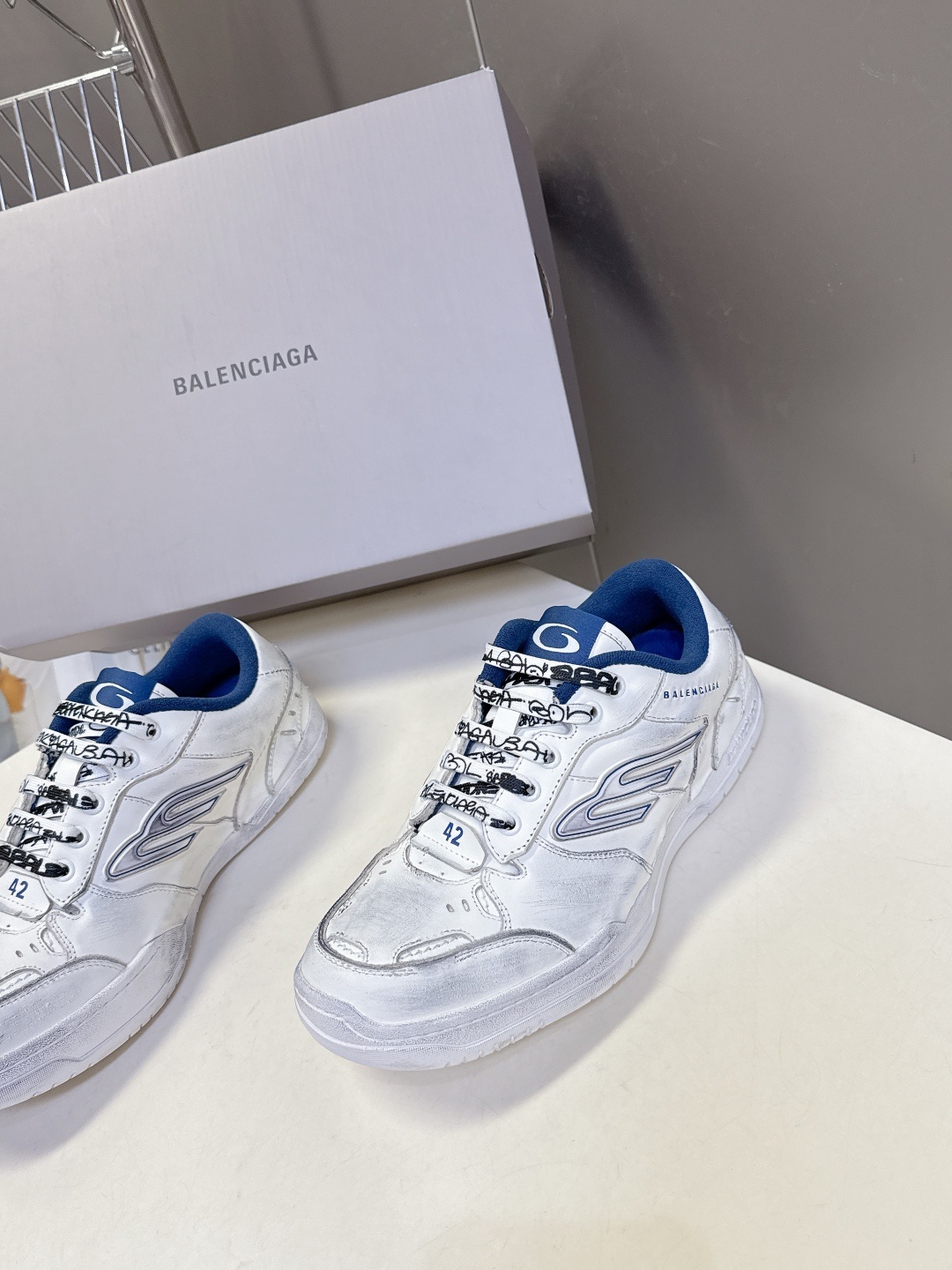 BaLenciaga巴黎世家最新秋冬款HamP tons情侣运动鞋
超多明星网红种草 它